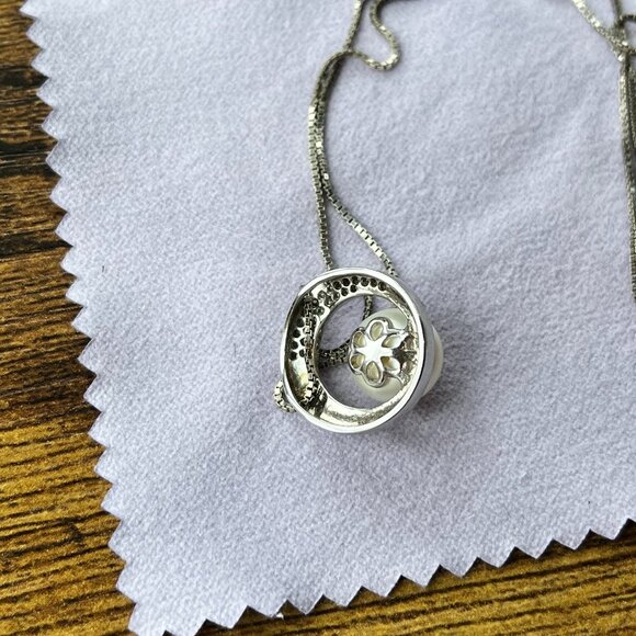 Sterling Silver Pearl Circle Pendant Necklace - Picture 3 of 5